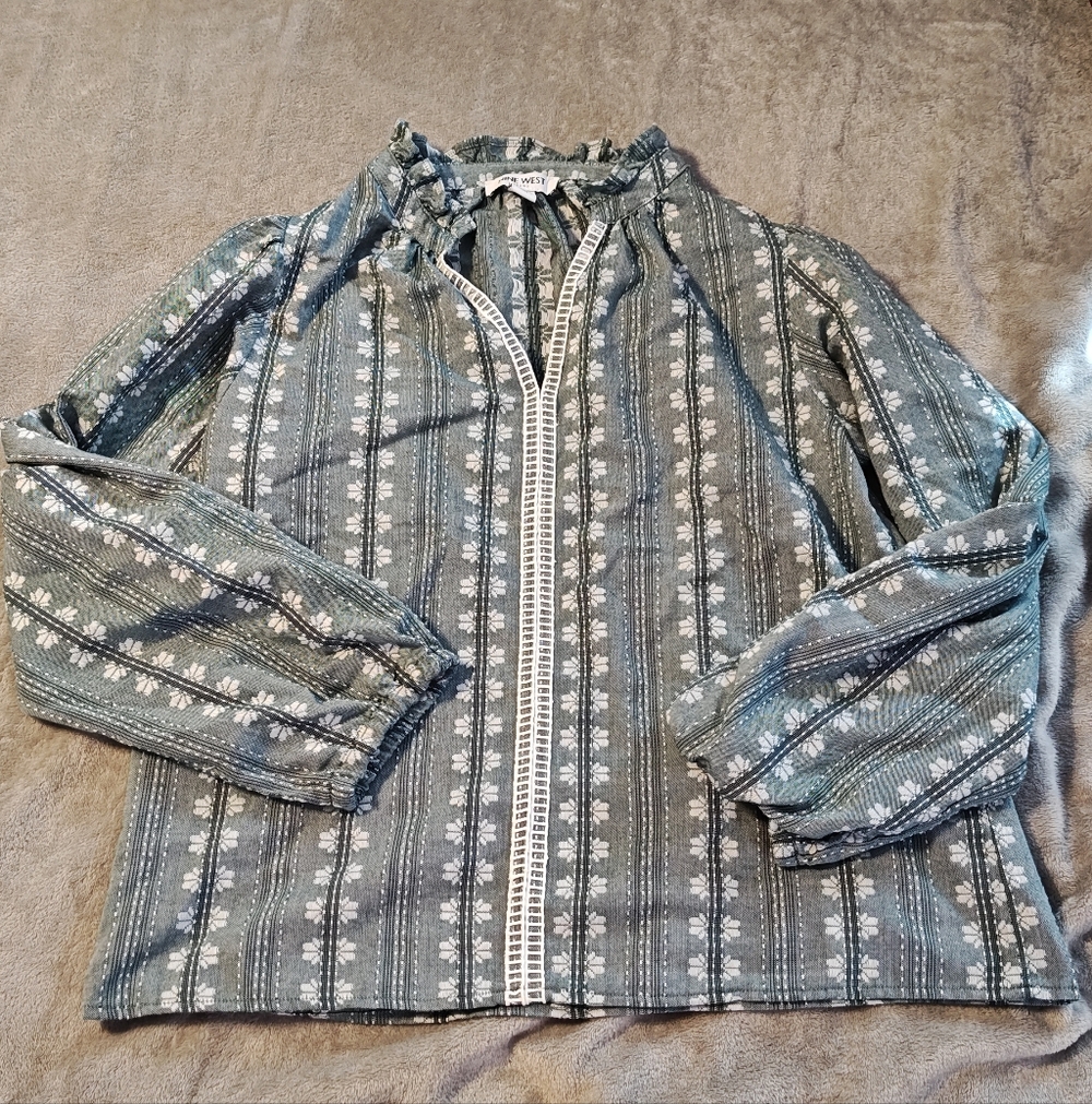 Nine West Sage Green White Embroidered Peasant Blouse Medium